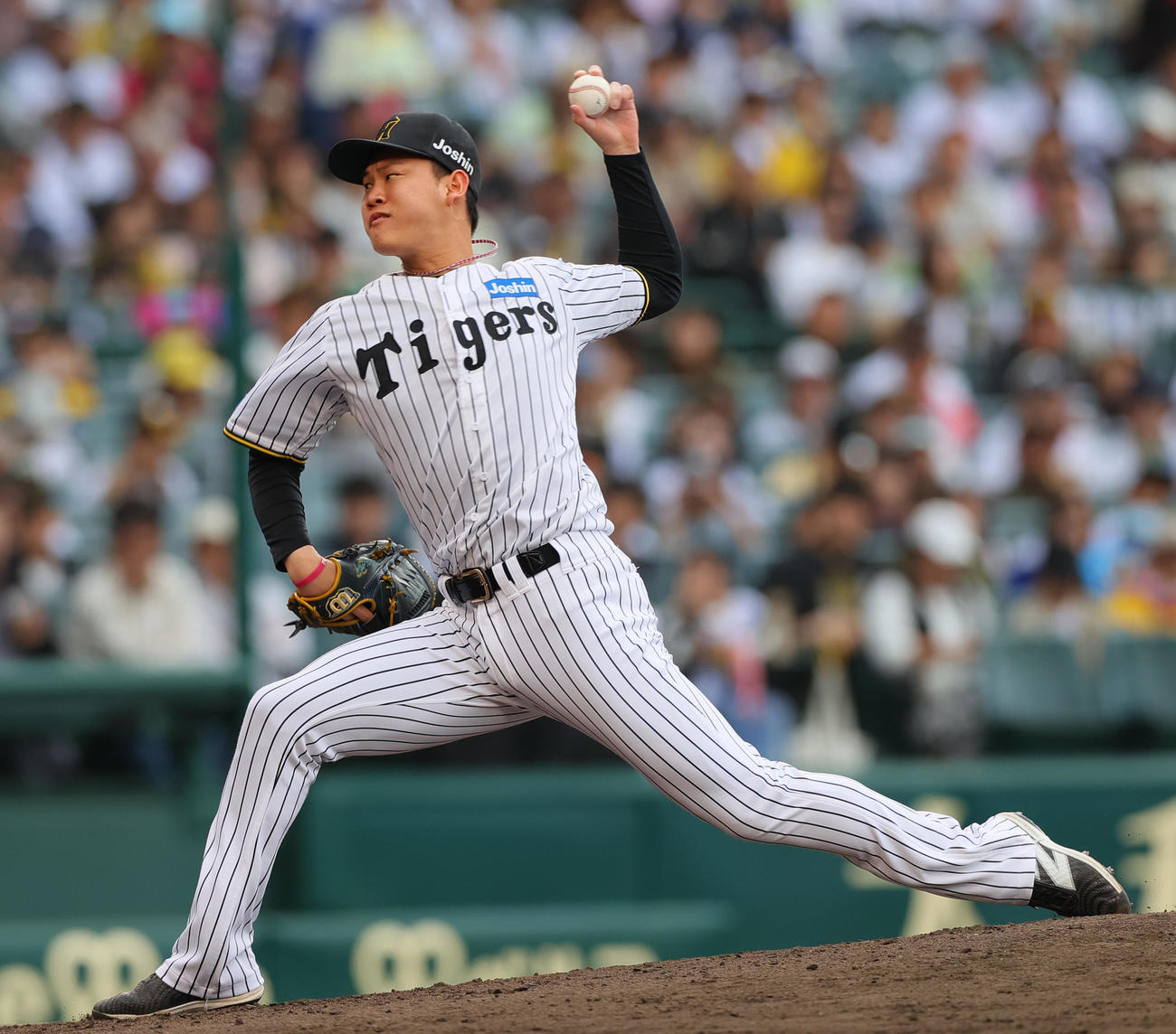 阪神対中日　7回表に登板する及川（撮影・上山淳一）