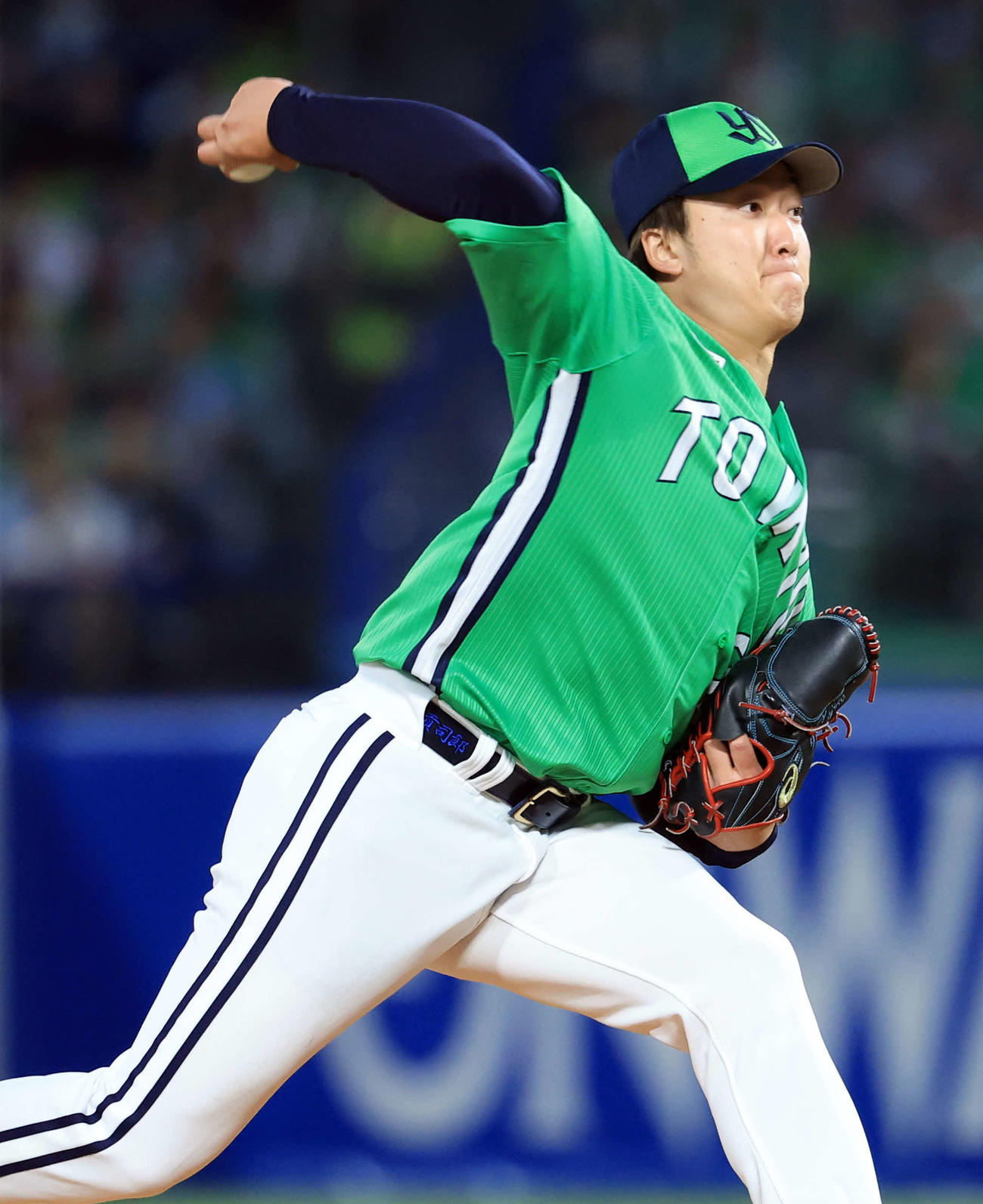 ヤクルト対巨人　力投するヤクルト先発の吉村（撮影・浅見桂子）