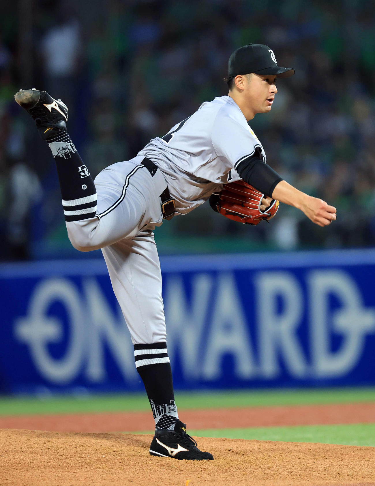ヤクルト対巨人　力投する巨人先発の堀田（撮影・浅見桂子）
