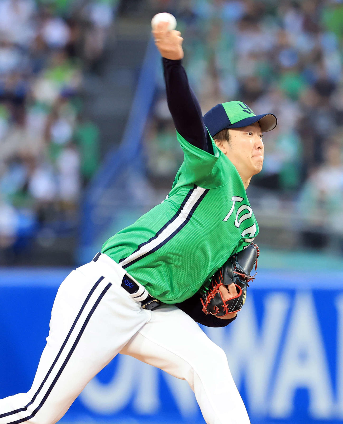 ヤクルト対巨人　力投するヤクルト先発の吉村（撮影・浅見桂子）