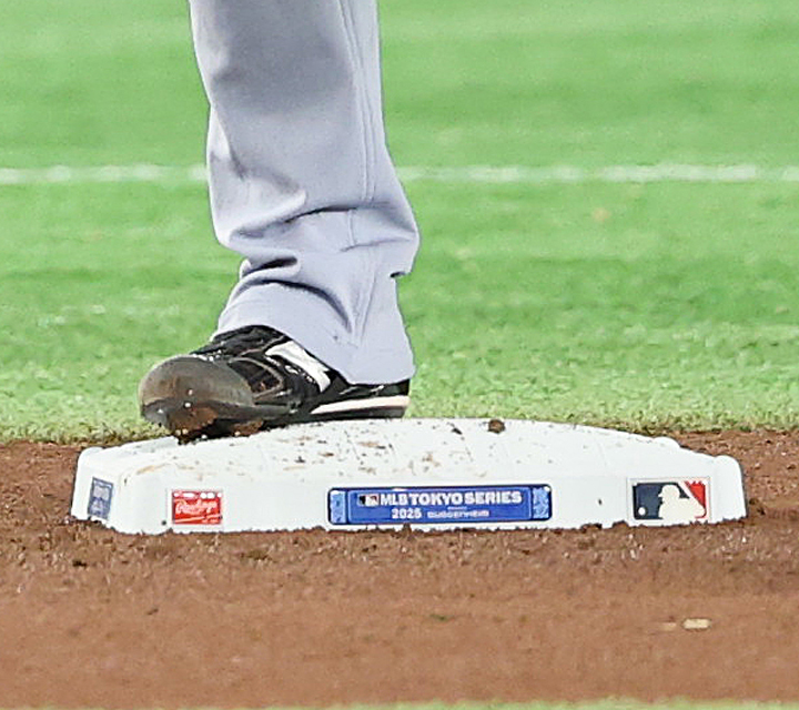 阪神対ドジャースのプレシーズンマッチで使用されたベース