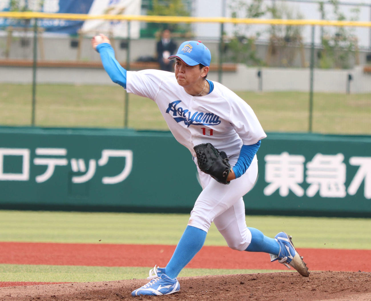 青学大対亜大　青学大先発の中西（撮影・泉光太郎）
