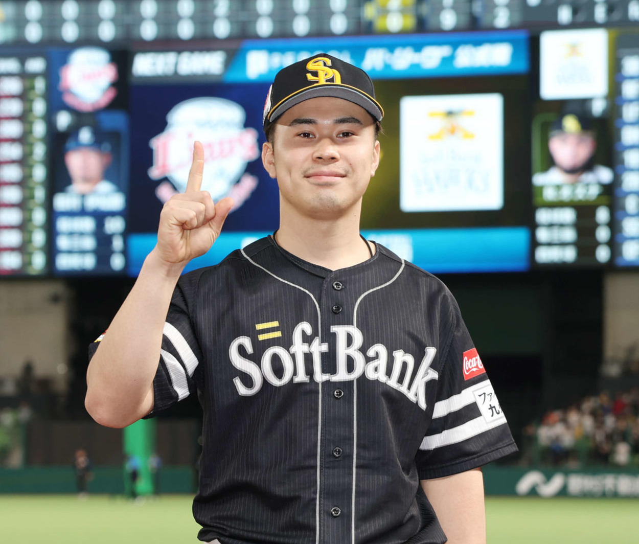 5日西武戦で今季初勝利を挙げ笑顔のソフトバンク松本晴
