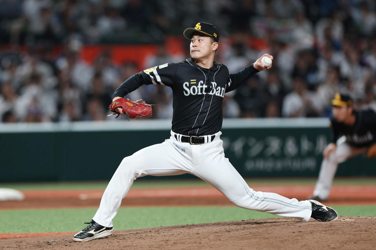 西武対ソフトバンク　ソフトバンク2番手の松本晴（撮影・宮地輝）