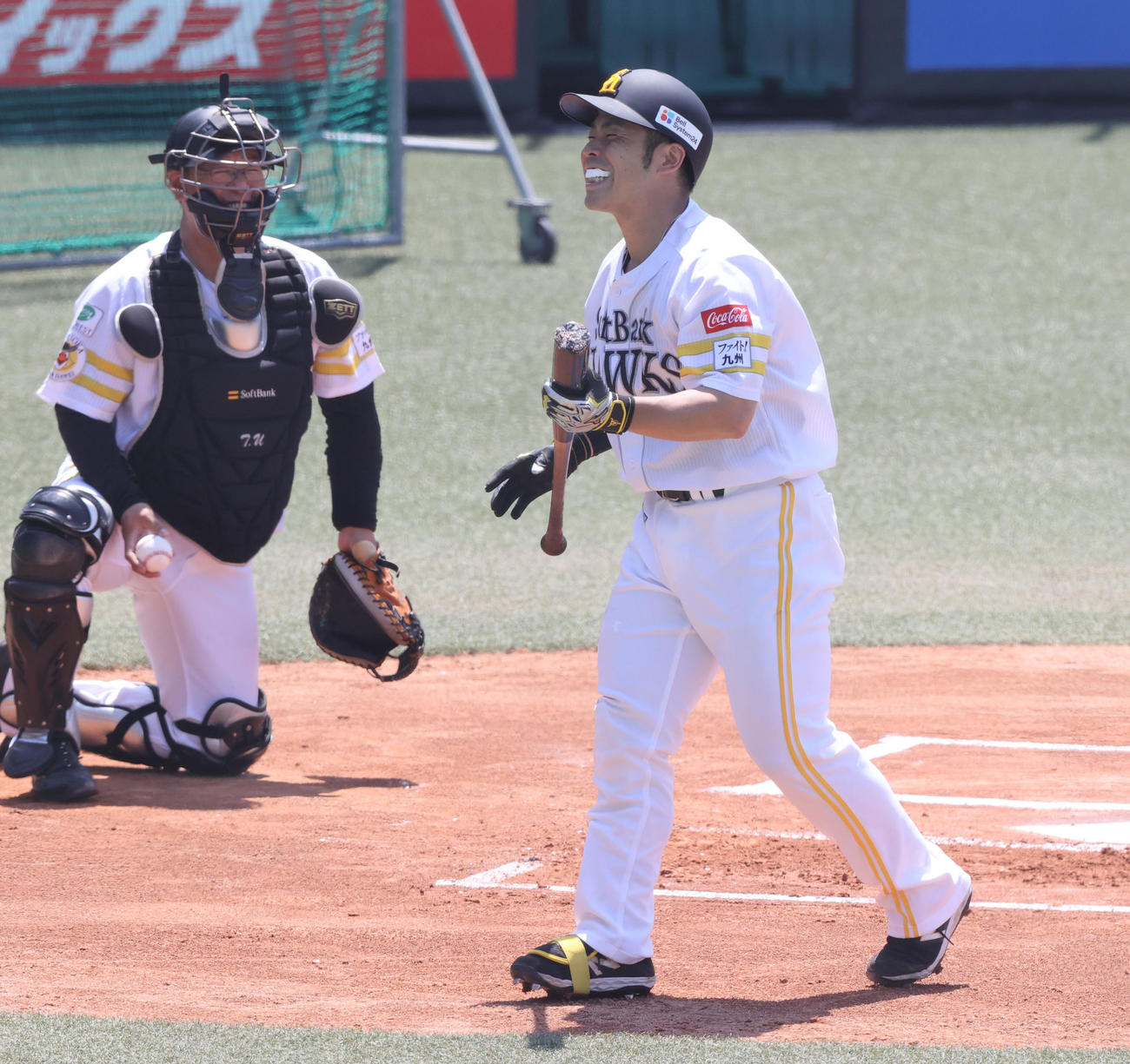 ライブBPで打席に立った近藤は空振り三振に終わり悔しそうな表情（撮影・梅根麻紀）