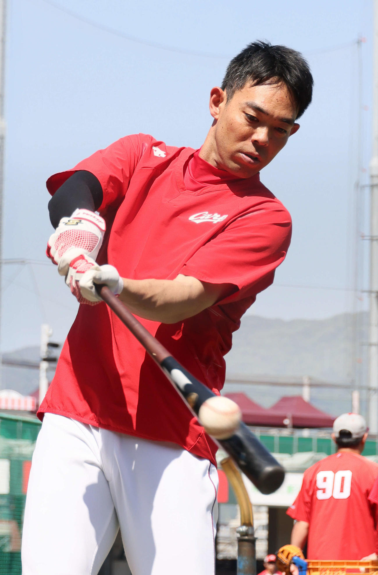 広島対巨人　1軍に合流し、試合前練習をする秋山（撮影・加藤孝規）