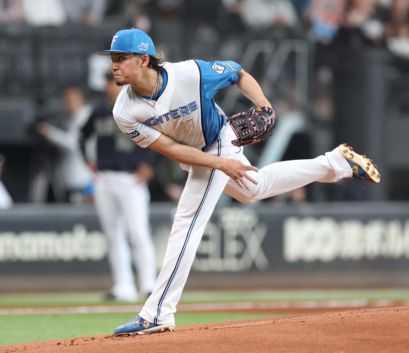 日本ハム対オリックス　日本ハム先発の伊藤（撮影・黒川智章）