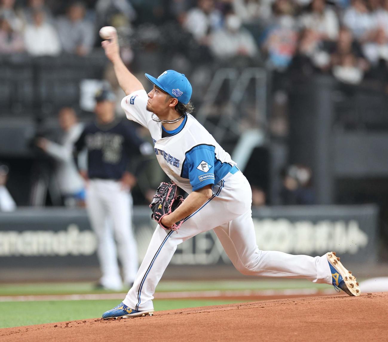 日本ハム対オリックス　日本ハム先発の伊藤（撮影・黒川智章）
