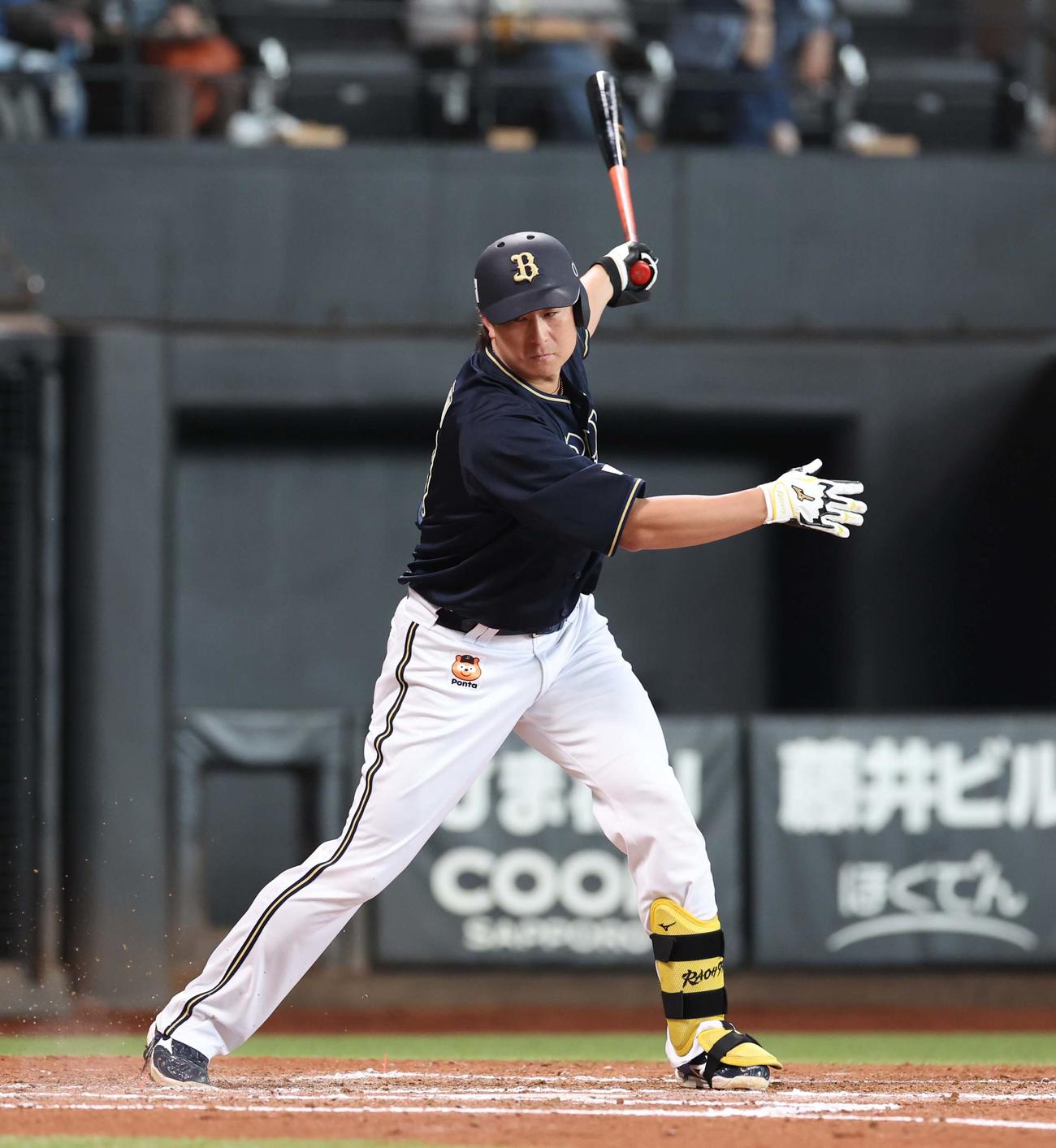 日本ハム対オリックス　6回表オリックス2死一、三塁、三振に終わる杉本（撮影・黒川智章）