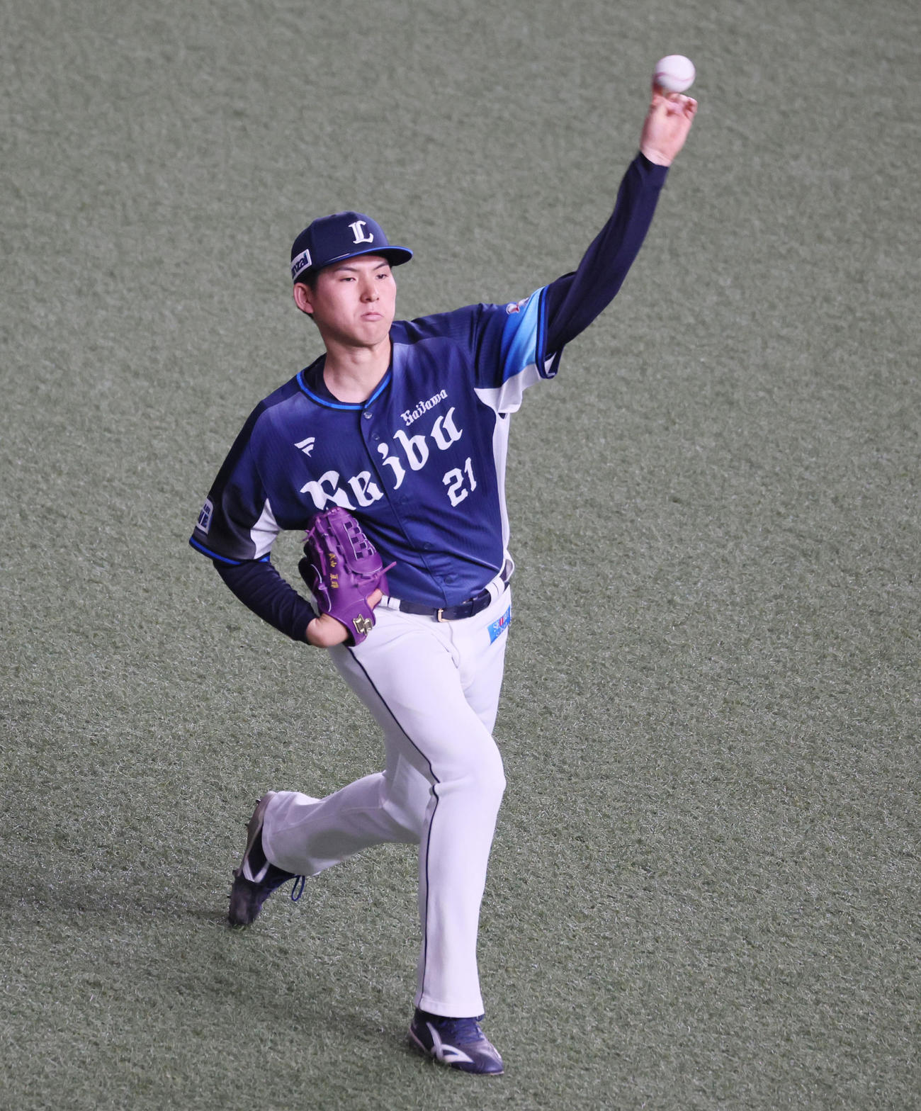 ソフトバンク対西武　練習でキャッチボールする武内（撮影・加藤哉）