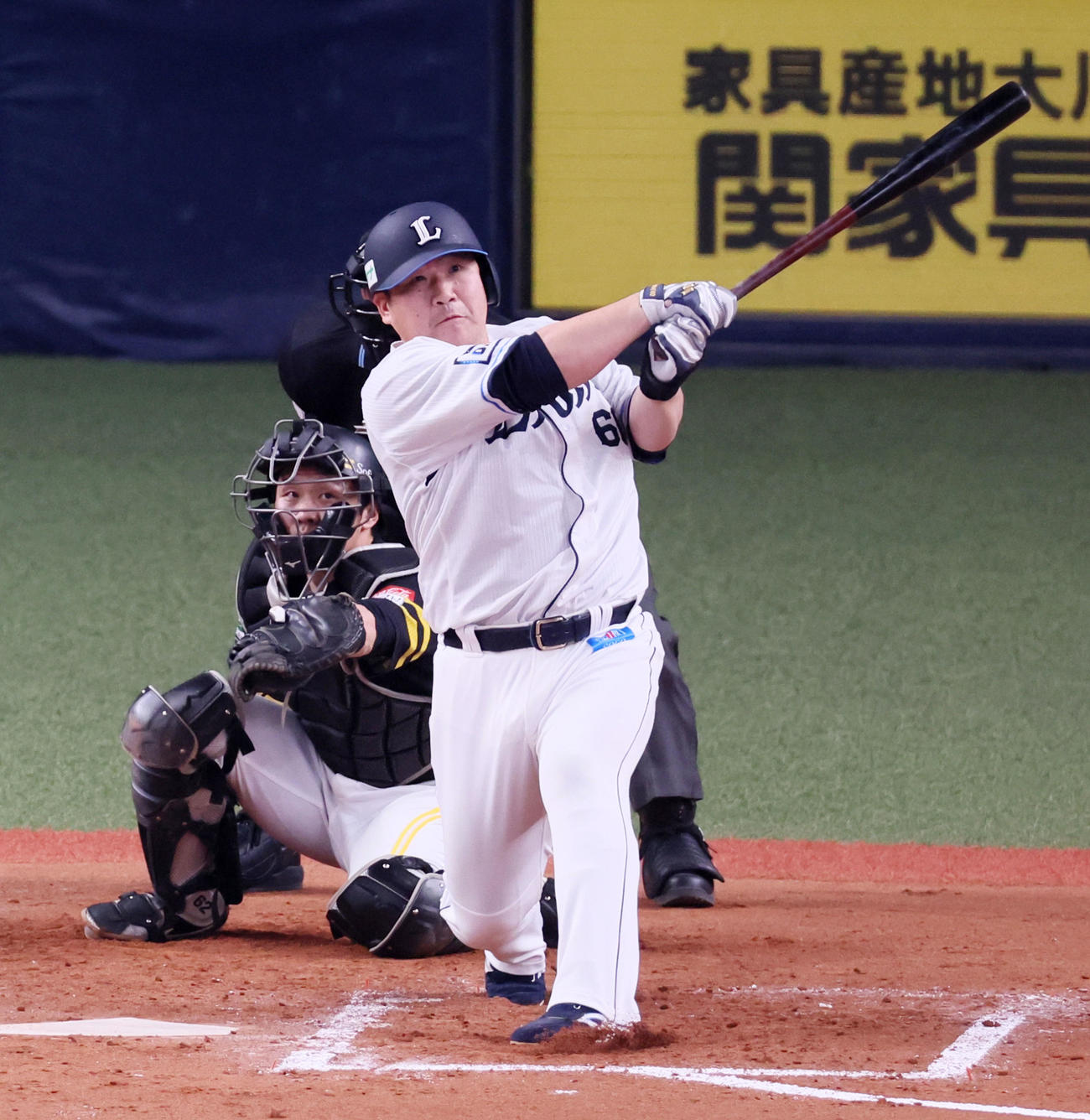 ソフトバンク対西武　7回表西武1死、中村剛は左越えソロ本塁打を放つ（撮影・加藤哉）