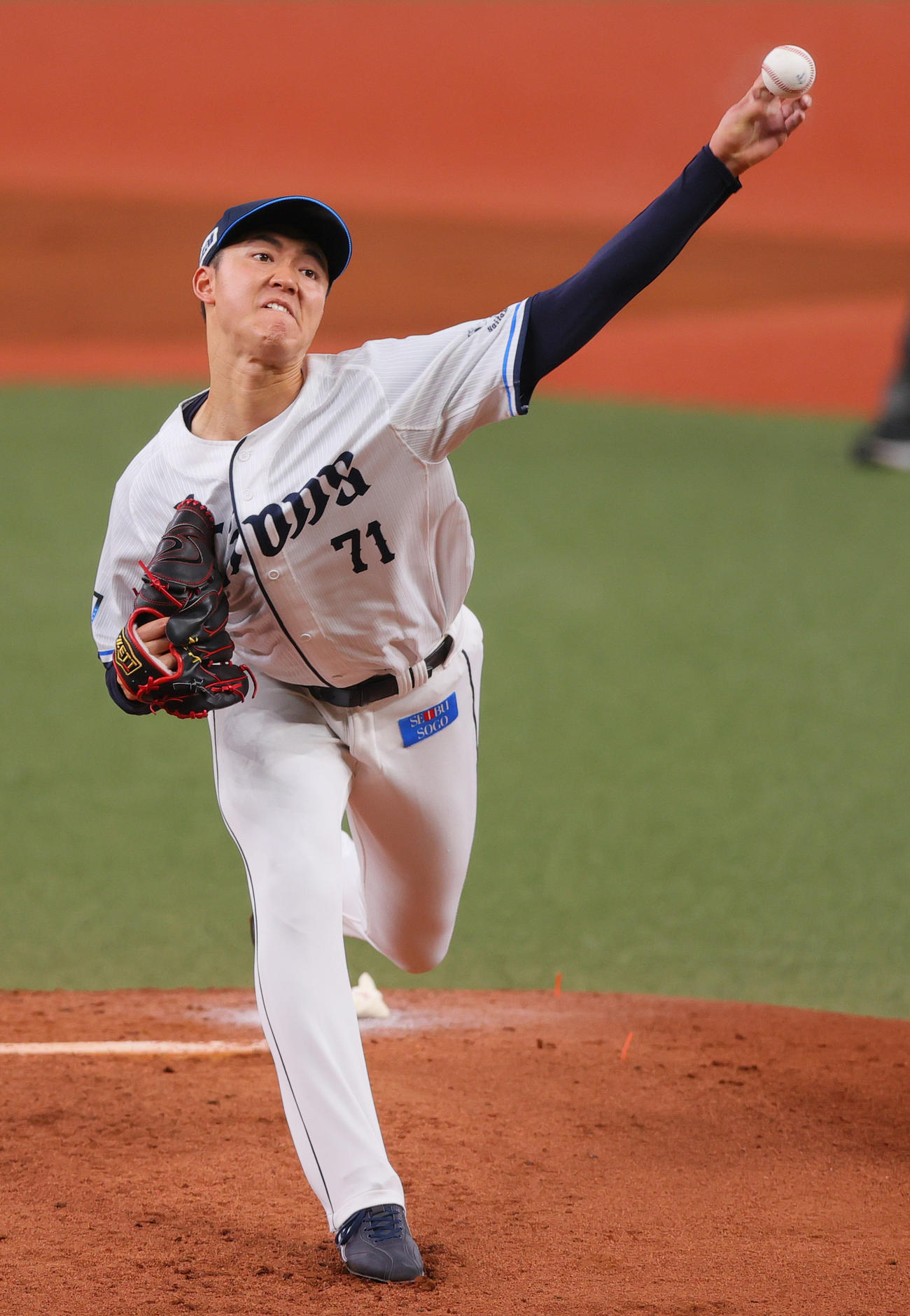 ソフトバンク対西武　西武先発の菅井（撮影・上山淳一）