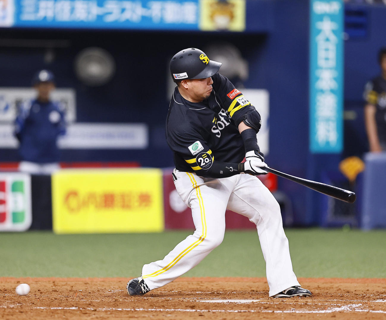 ソフトバンク対西武　4回裏ソフトバンク無死一塁、山川は三振に倒れる（撮影・藤尾明華）