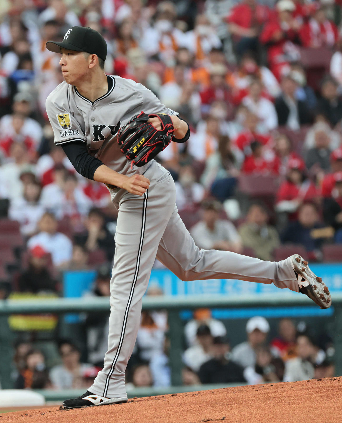 広島対巨人　巨人先発の戸郷（撮影・加藤孝規）