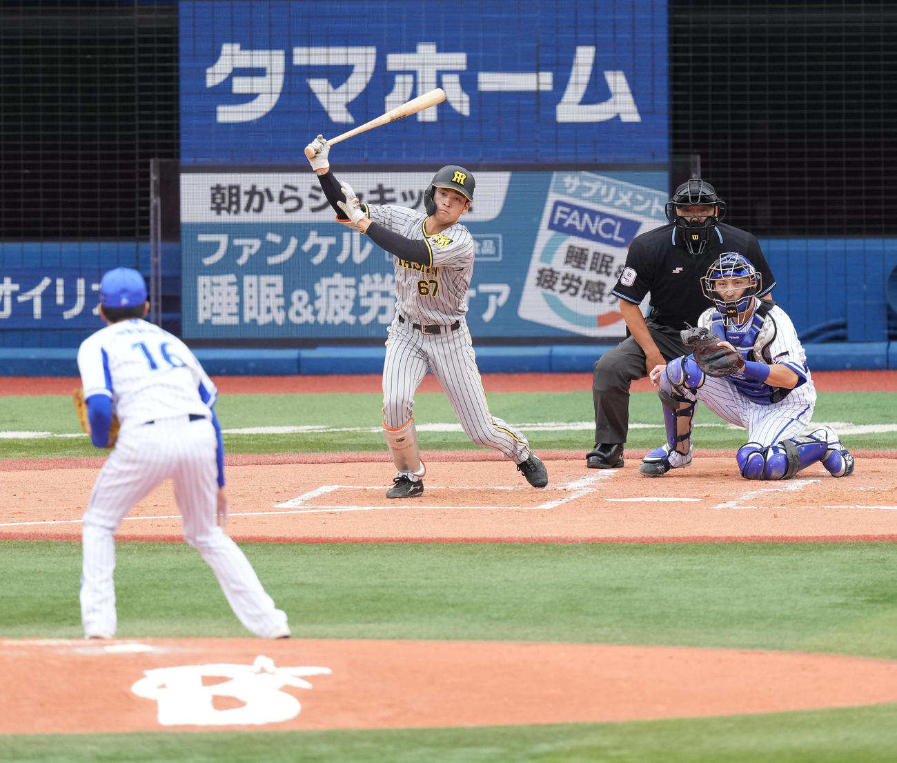 22年10月9日、CSファーストステージ　DeNA対阪神　3回表無死、三振に倒れる高寺