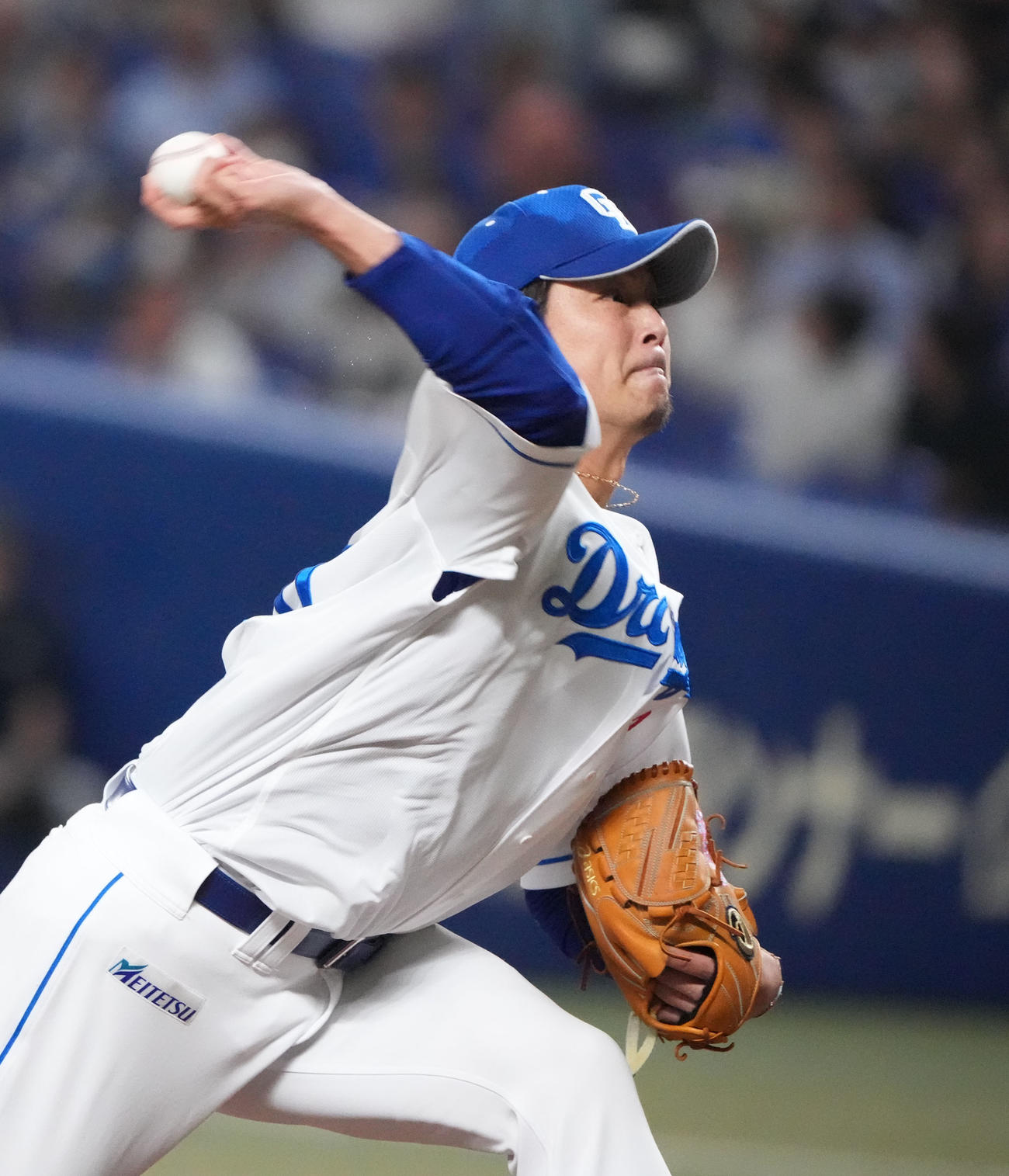中日対ヤクルト　1回表、登板する中日先発の涌井（撮影・森本幸一）
