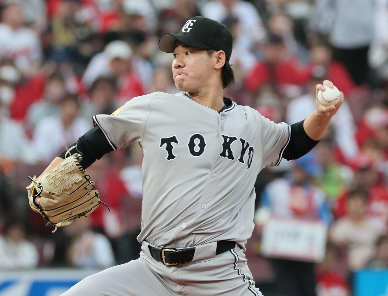 広島対巨人　巨人先発の井上（撮影・加藤孝規）