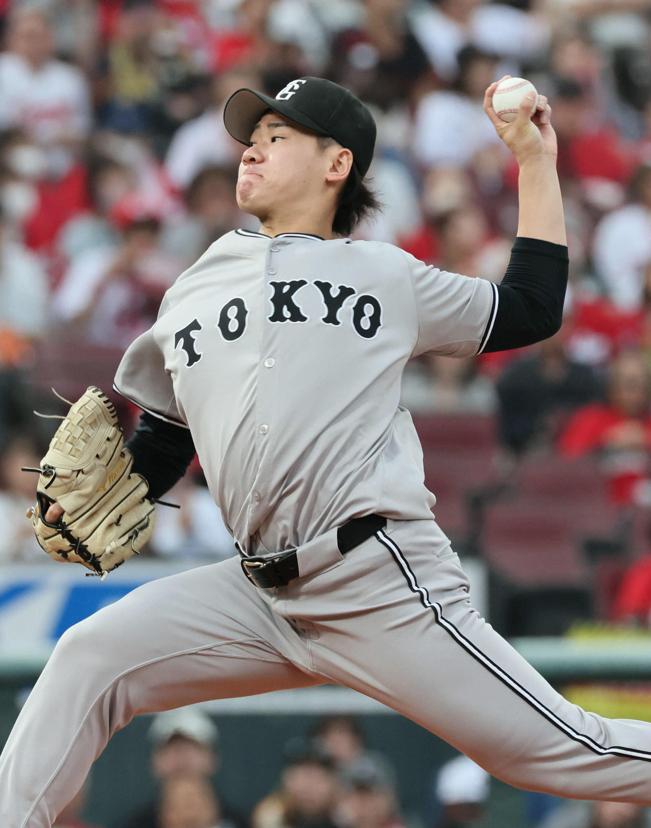 広島対巨人　巨人先発の井上（撮影・加藤孝規）