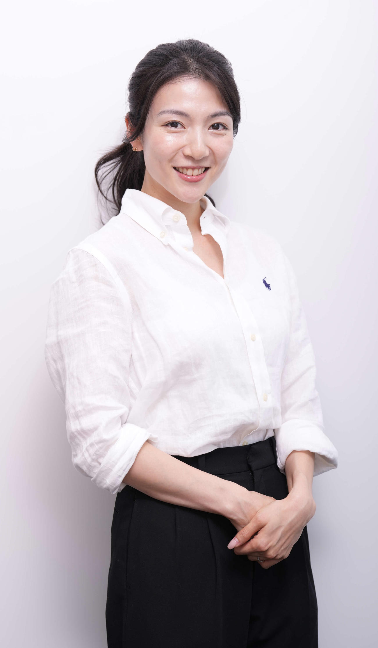 笑顔を見せる楽天浅村栄斗夫人でフリーアナウンサーの淡輪ゆき＝2025年4月21日　（撮影・小沢裕）