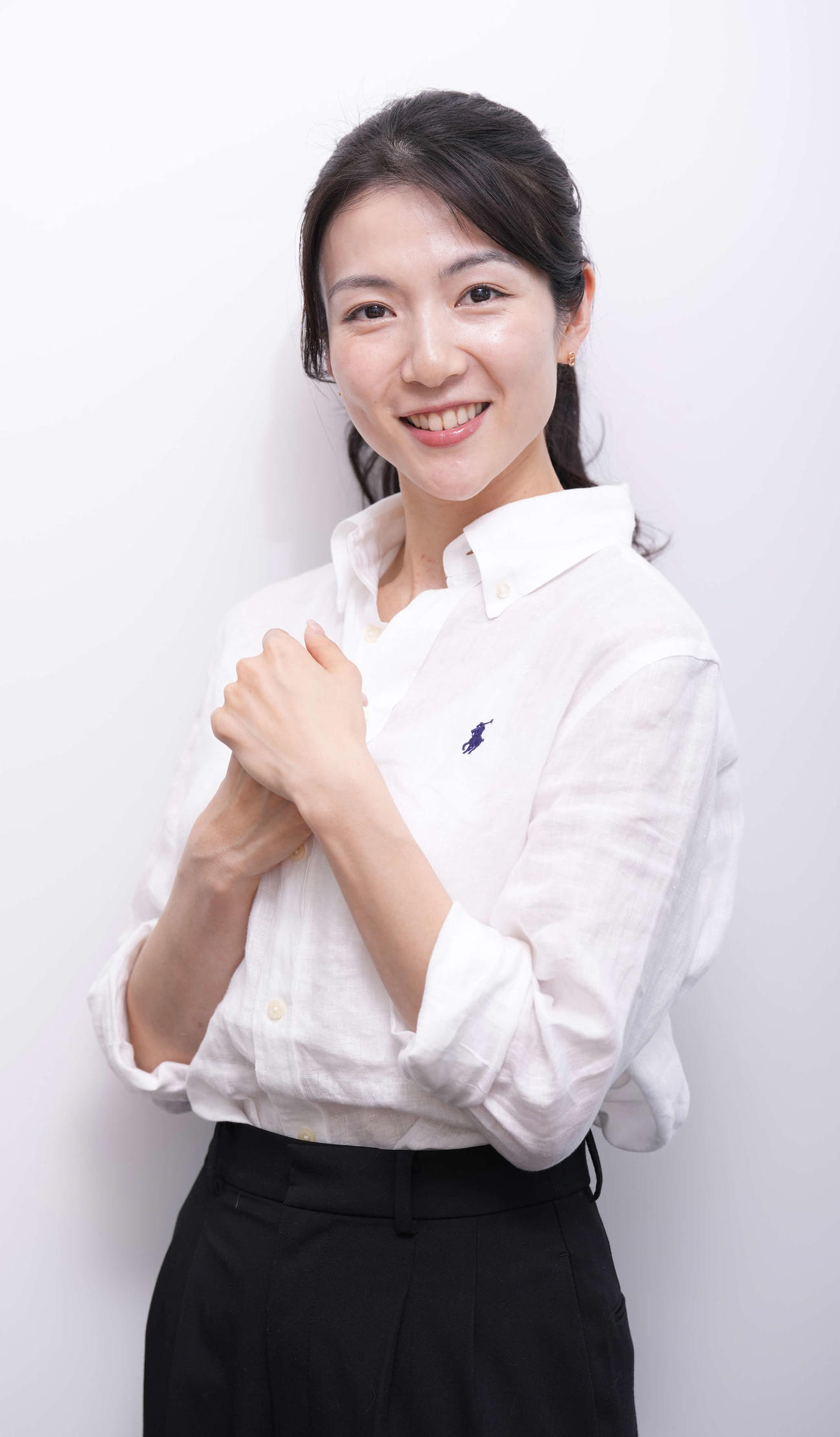 笑顔を見せる楽天浅村栄斗夫人でフリーアナウンサーの淡輪ゆき＝2025年4月21日　（撮影・小沢裕）