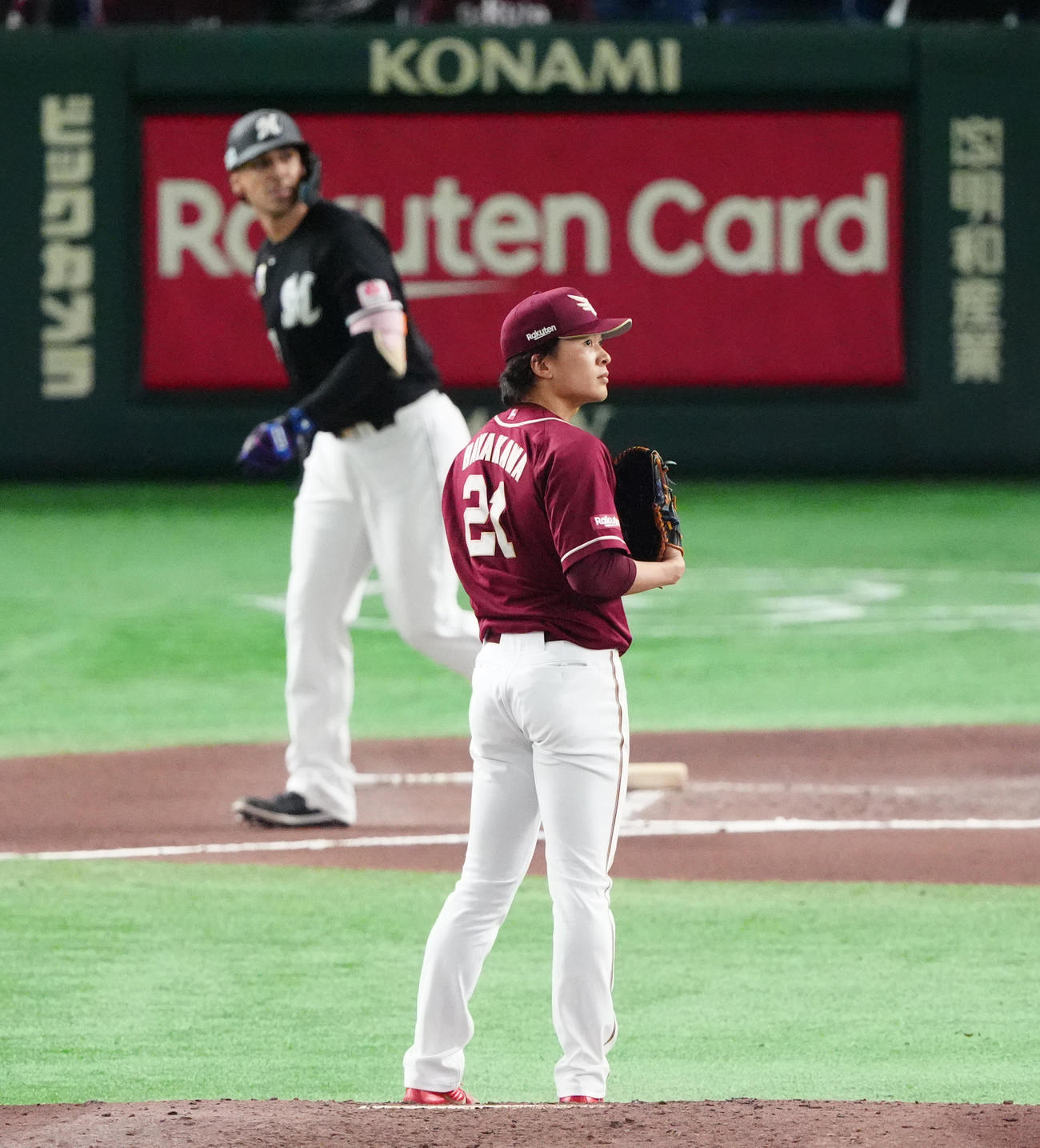 楽天対ロッテ　6回表ロッテ無死、ソトに左越えソロ本塁打を浴びる早川（撮影・清水貴仁）