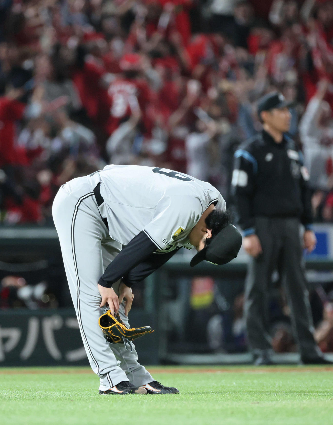 広島対巨人　6回裏広島1死満塁、小園に逆転右越え満塁本塁打を浴びた山崎（撮影・加藤孝規）
