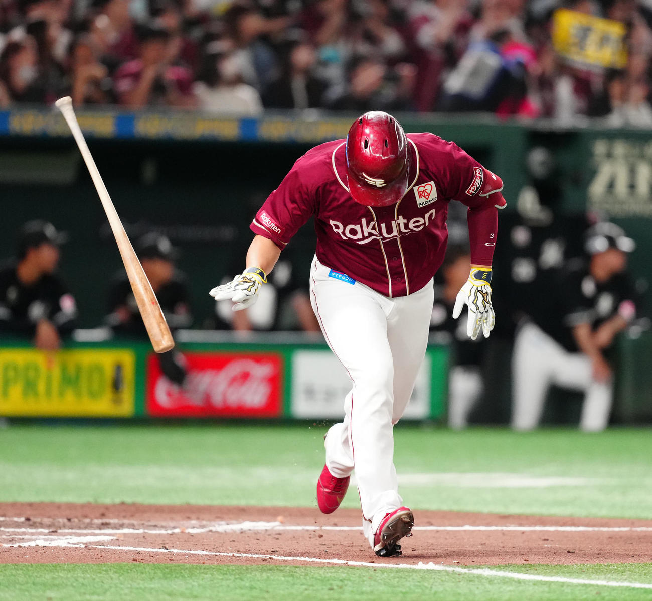 楽天対ロッテ　7回裏楽天2死一、二塁、適時打を放ち通算1998安打とする浅村（撮影・江口和貴）