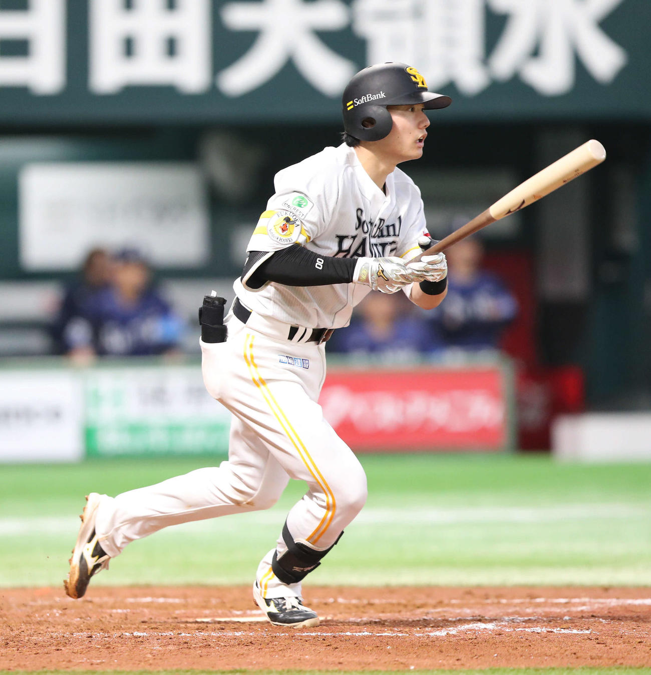 ソフトバンク対西武　4回裏ソフトバンク2死満塁、渡辺は右越えに2点適時打を放つ（撮影・梅根麻紀）