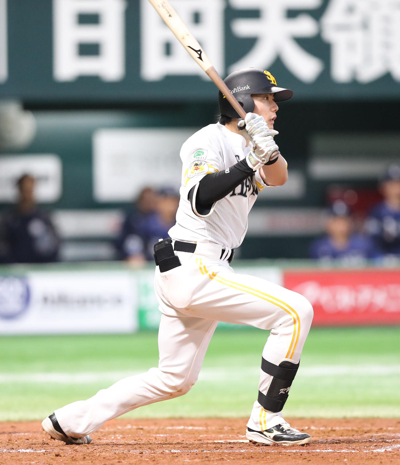 ソフトバンク対西武　4回裏ソフトバンク2死満塁、渡辺は右越えに2点適時打を放つ（撮影・梅根麻紀）