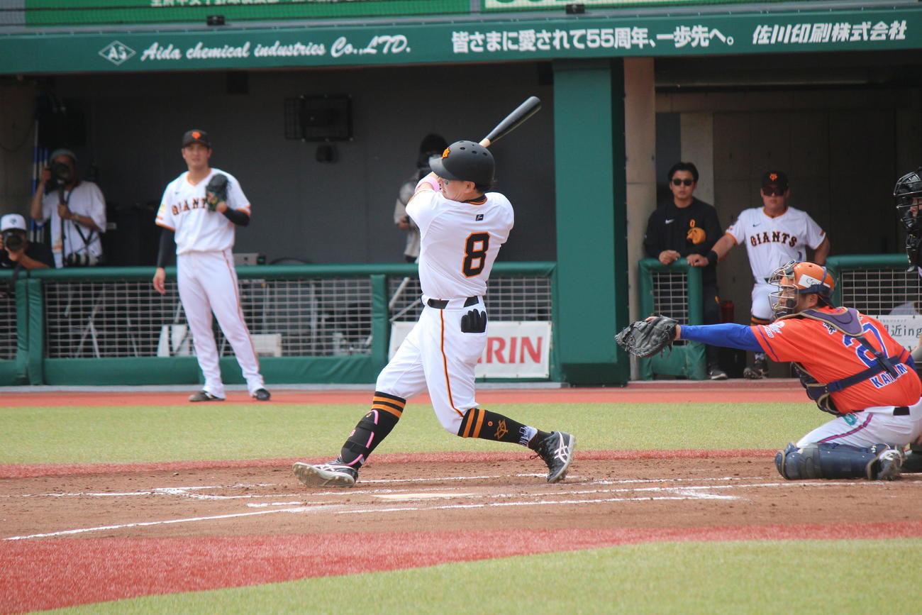 第2打席で三邪飛に倒れた丸