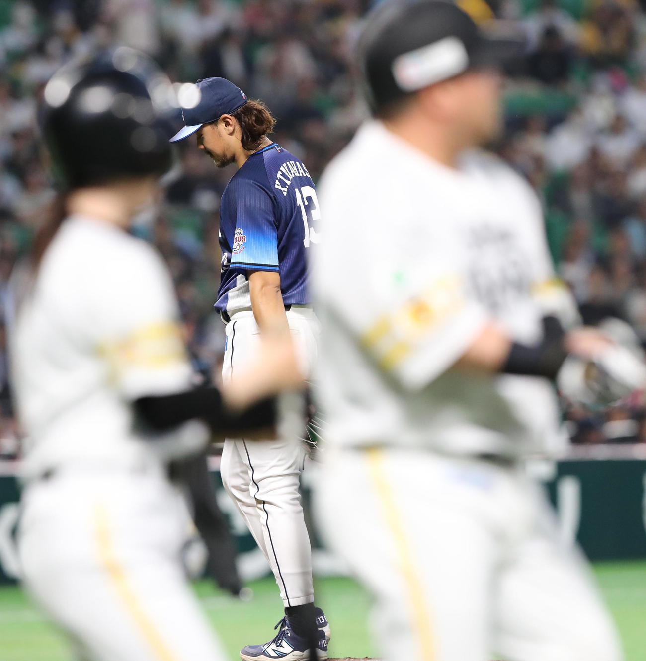 15日ソフトバンク戦の4回、山川に四球を与え満塁にする高橋光成