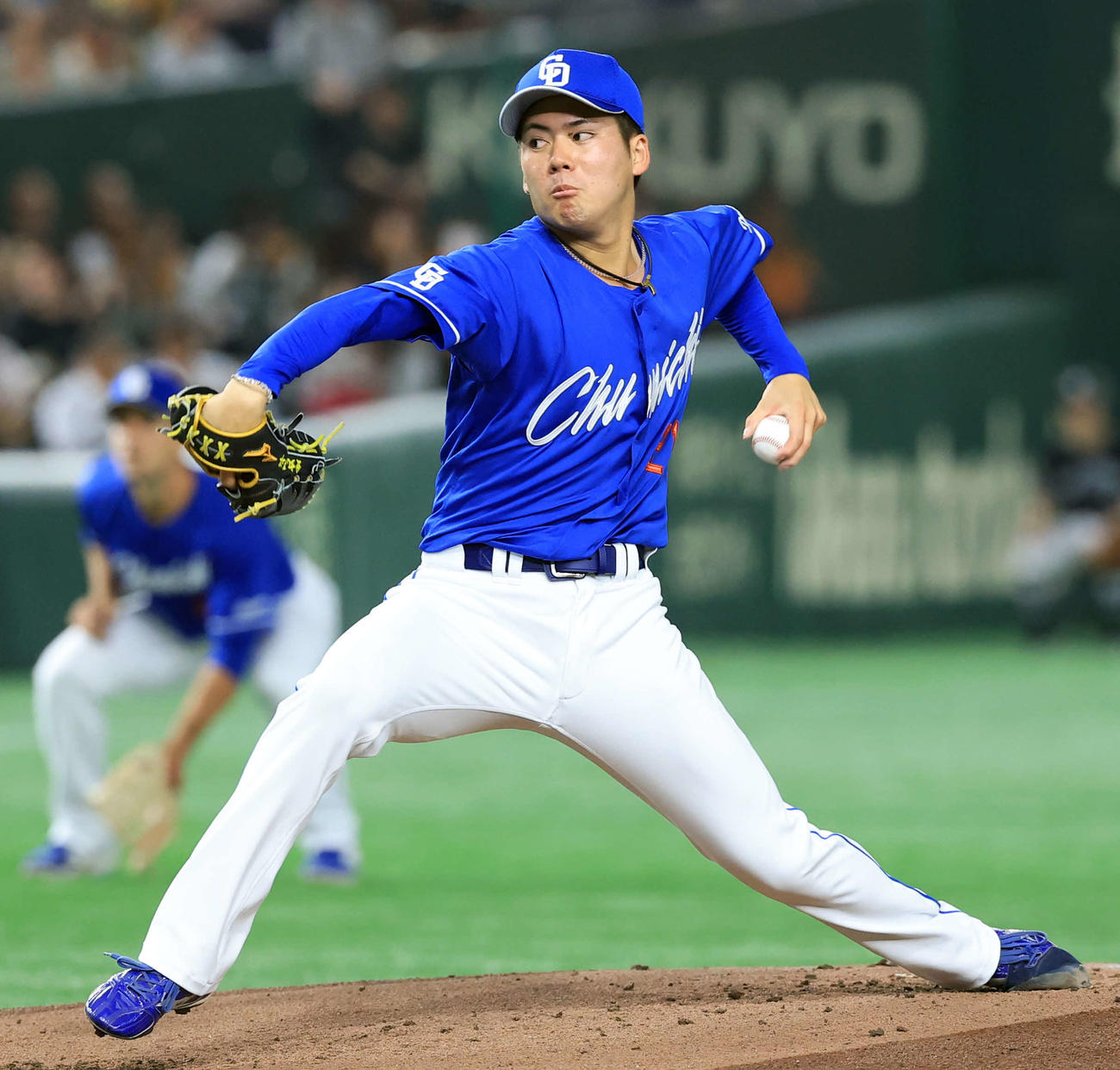 巨人対中日　力投する中日先発の金丸（撮影・浅見桂子）