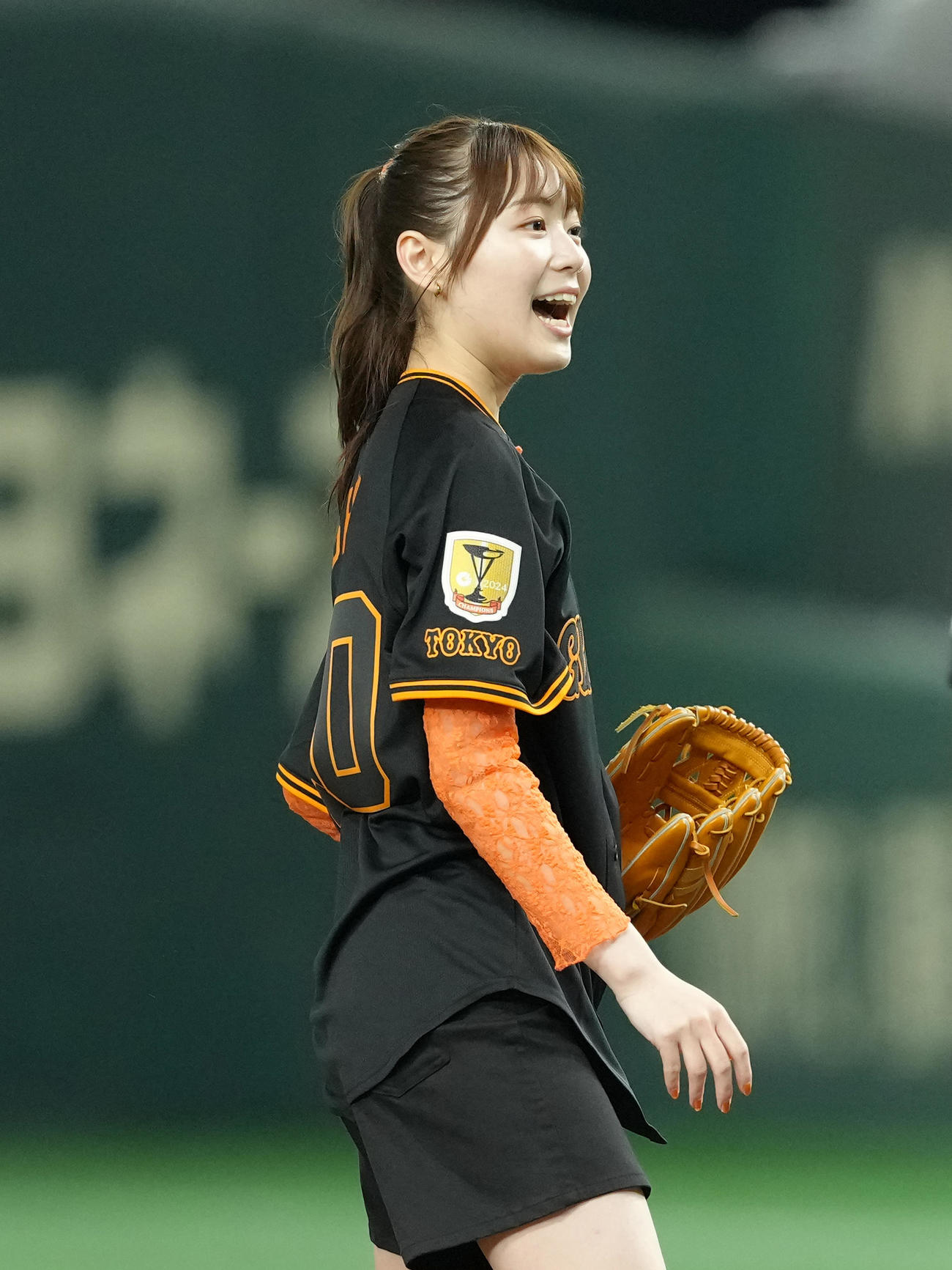 巨人対中日　始球式を務めた田畑志真（撮影・足立雅史）