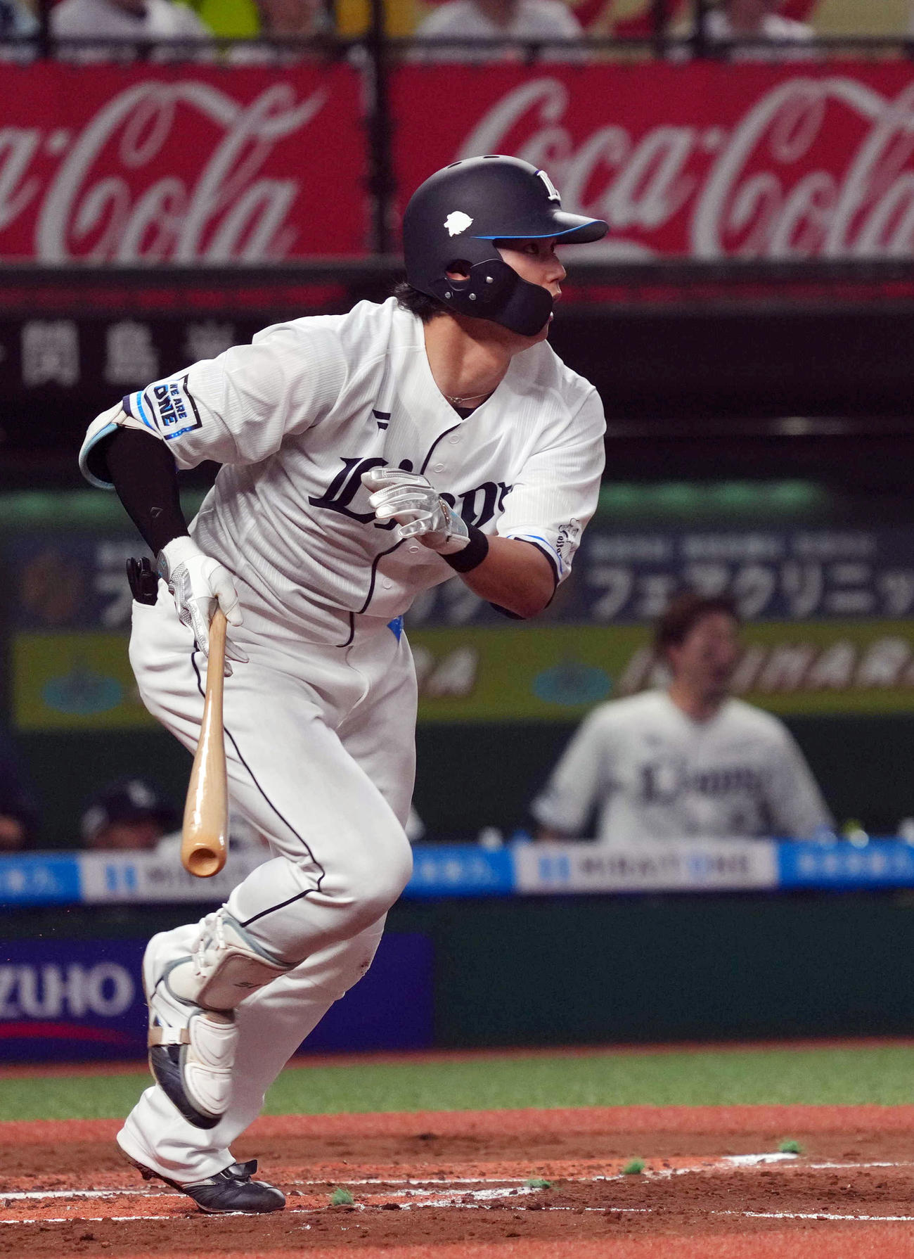 西武対オリックス　2回裏西武2死二、三塁、2点適時三塁打を放つ西川（撮影・狩俣裕三）