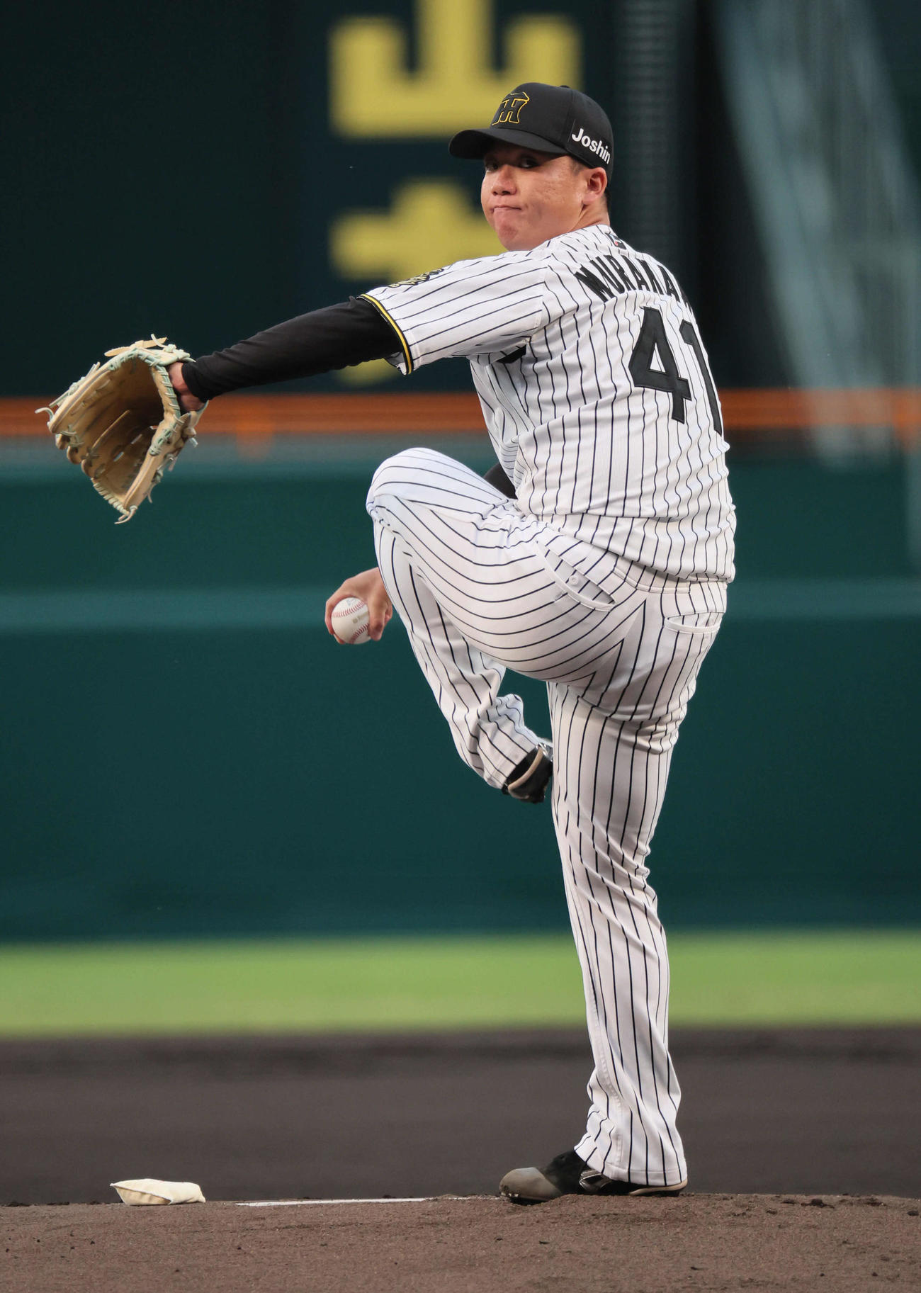 阪神対広島　阪神先発の村上（撮影・宮崎幸一）