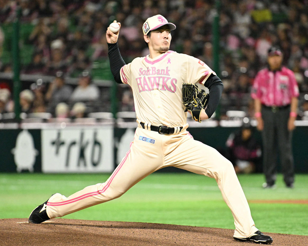 ソフトバンク対楽天　ソフトバンク先発・有原（撮影・林敢治）
