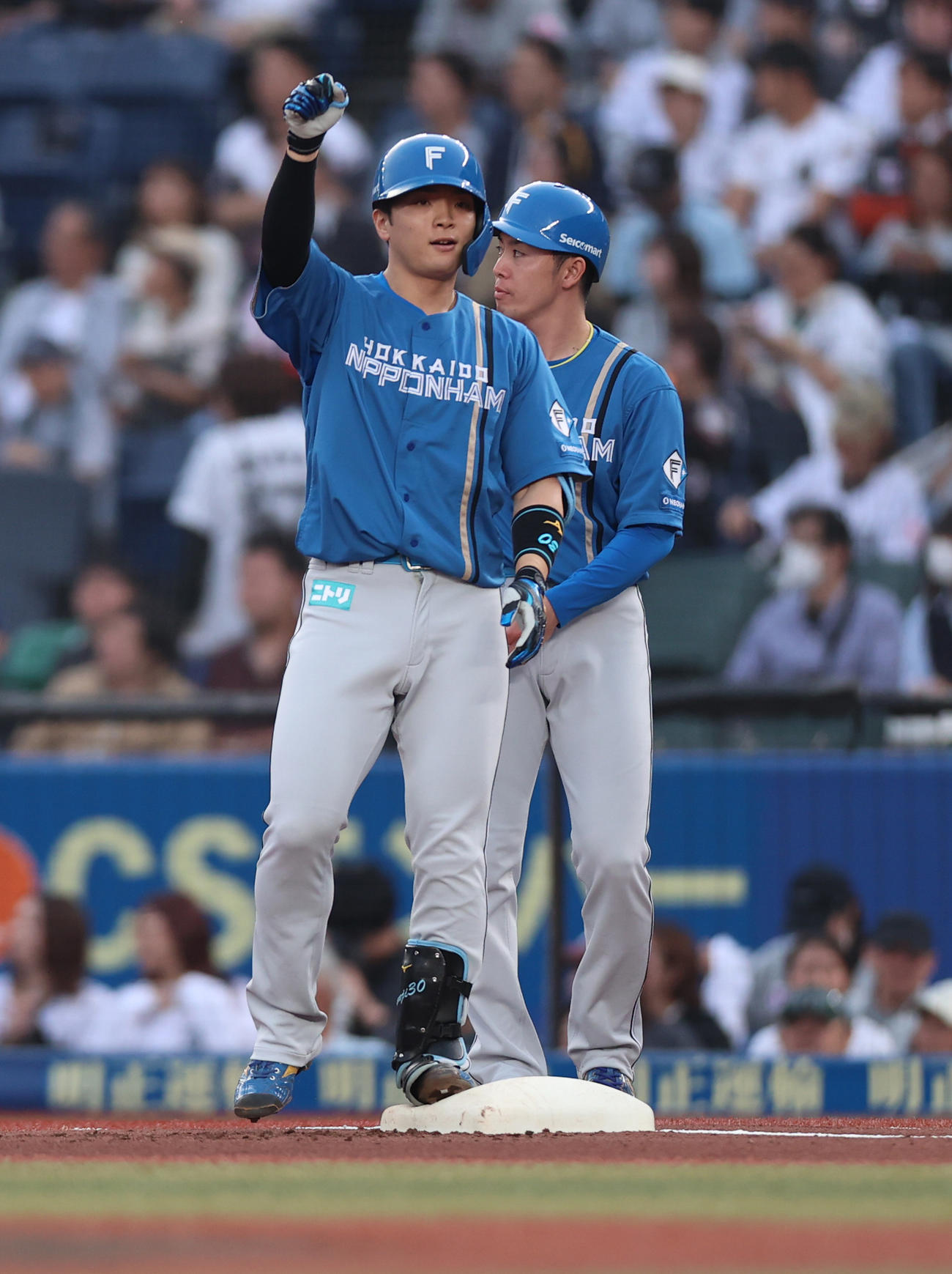 ロッテ対日本ハム　1回表日本ハム1死一、二塁、先制適時打を放つ清宮（撮影・水谷安孝）