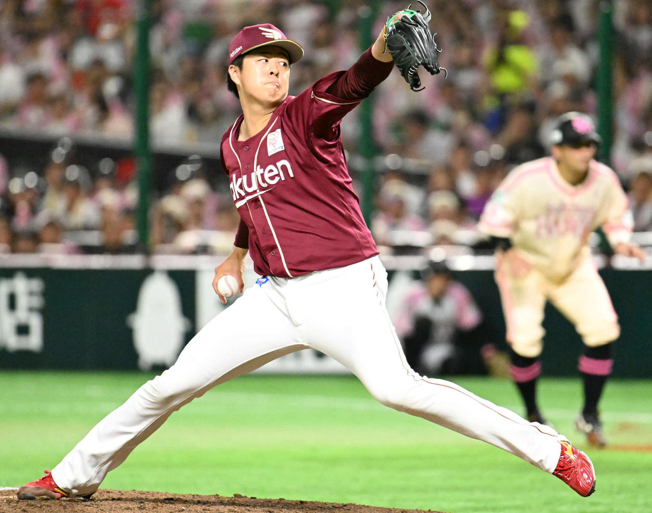 ソフトバンク対楽天　楽天2番手投手・松井（撮影・林敢治）