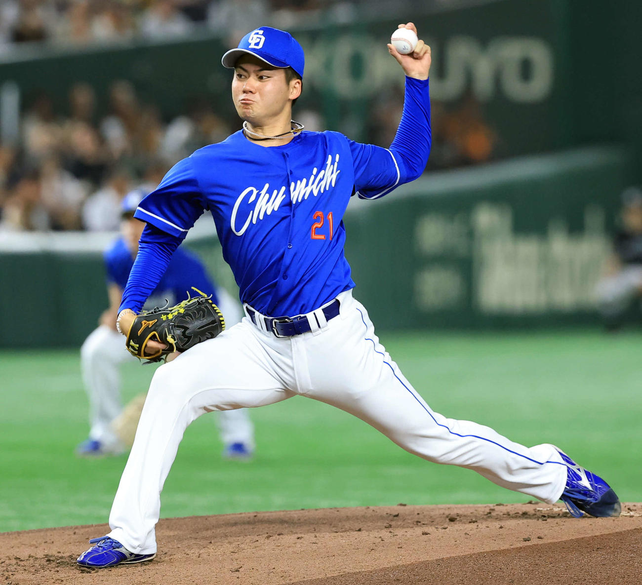 16日の巨人戦で力投する中日先発の金丸夢斗