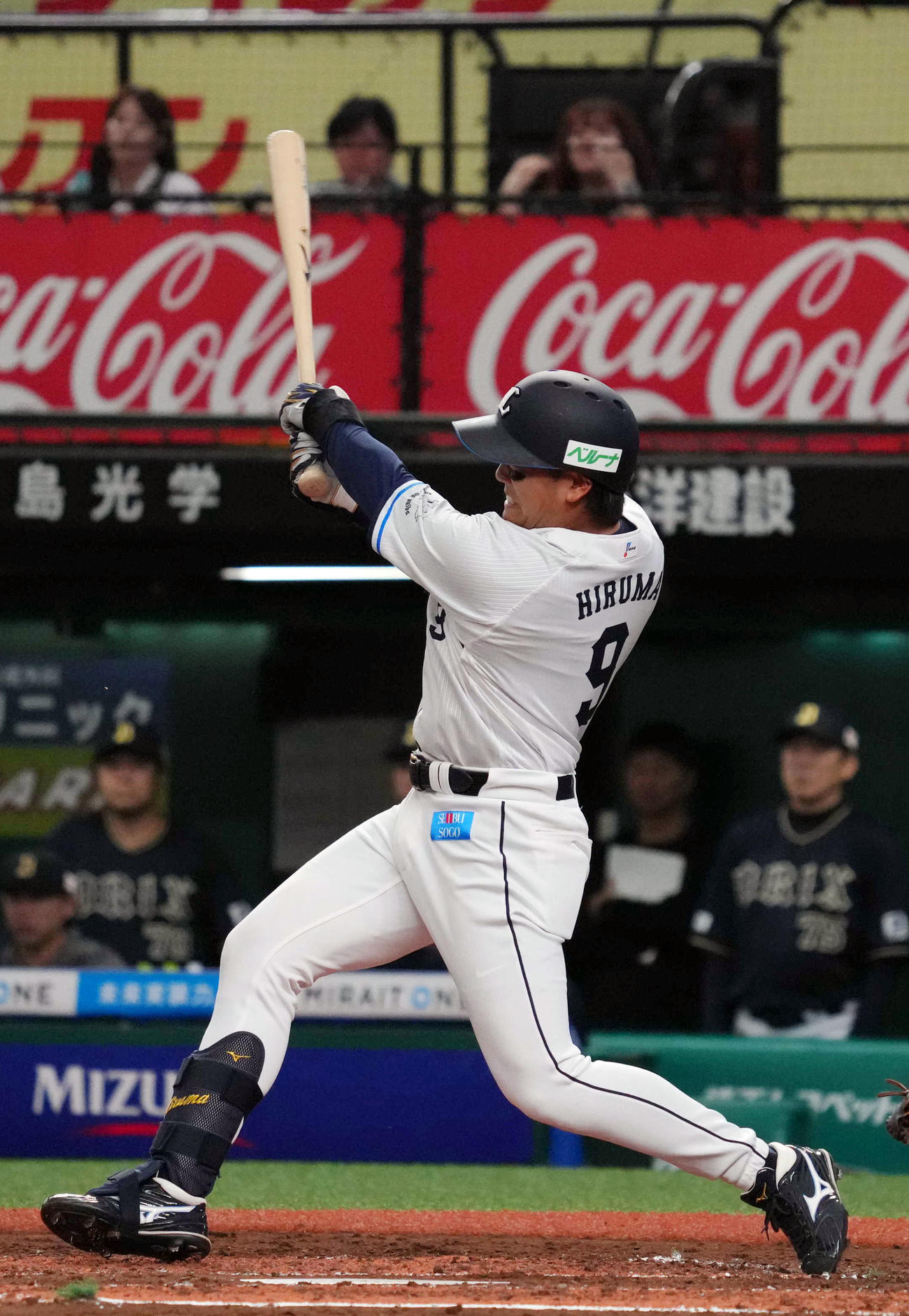 西武対オリックス　1回裏西武1死一塁、右前打を放つ蛭間（撮影・狩俣裕三）