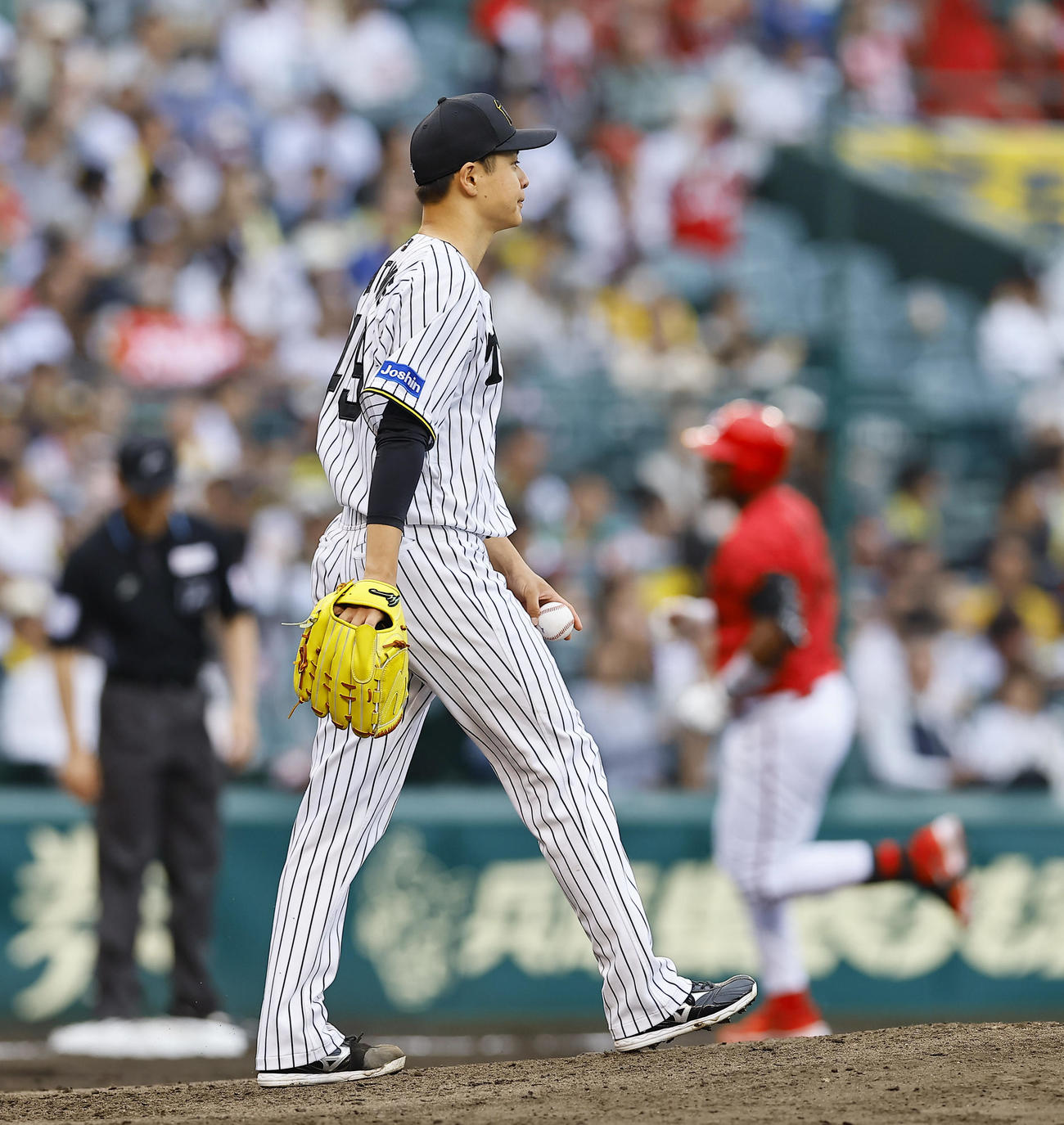 阪神対広島　8回表広島1死一塁、モンテロに2点本塁打を浴びた大竹（撮影・藤尾明華）