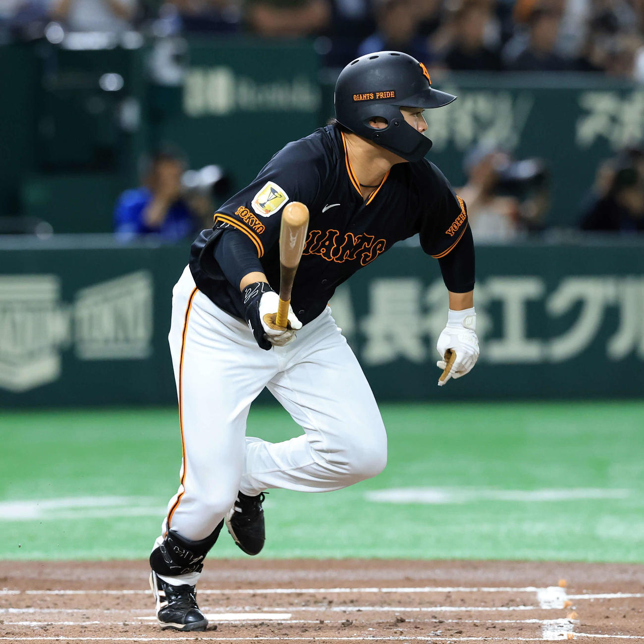 巨人対中日　2回裏巨人無死一、二塁、中山は先制適時打を放つ（撮影・浅見桂子）