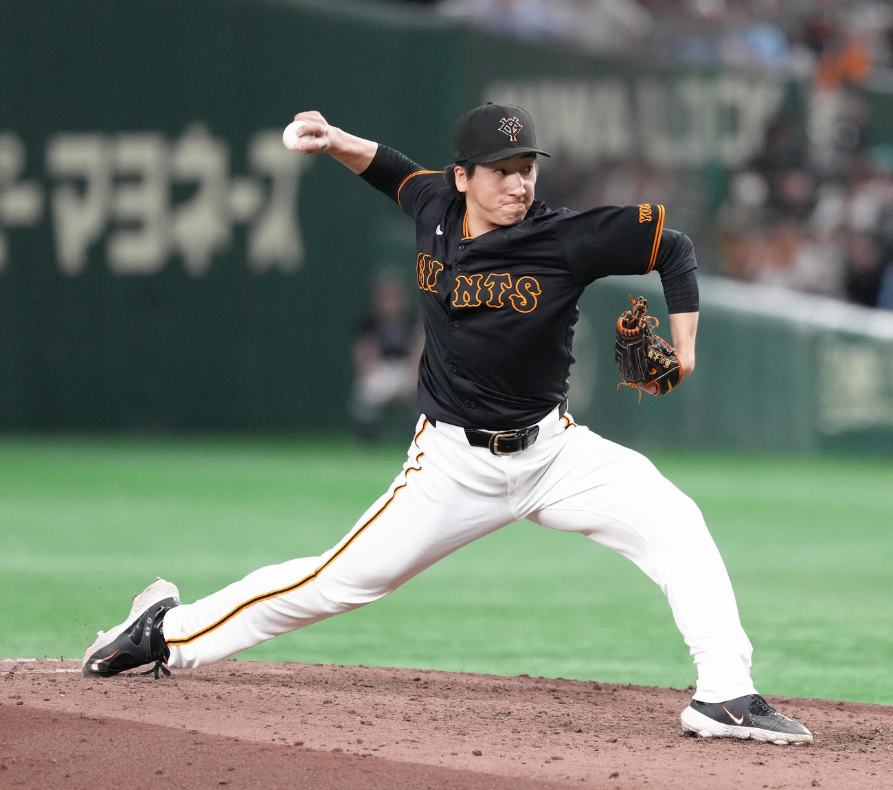 巨人対中日　8回から登板した巨人大勢（撮影・足立雅史）