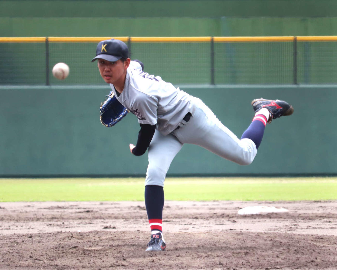 関西学生春季第6節2回戦　京大対関大　先発した、関大・荒谷（撮影・中島麗）