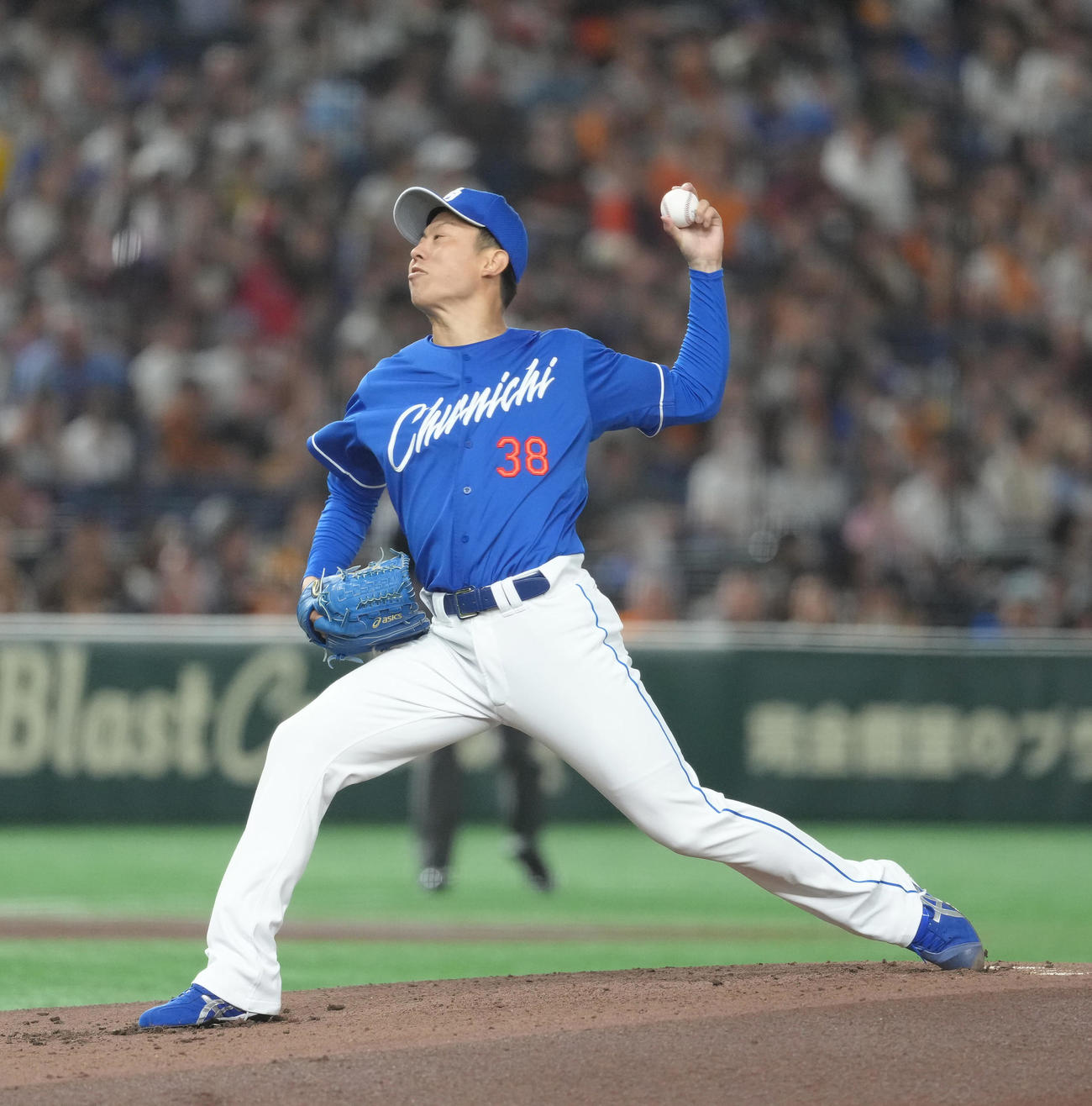 巨人対中日　中日先発の松葉（撮影・足立雅史）