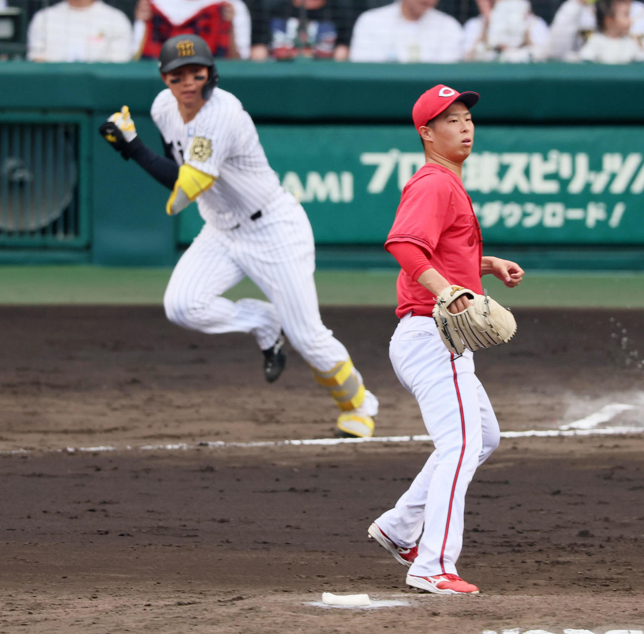 阪神対広島　6回裏阪神1死二塁、玉村は森下に左前適時打を打たれて勝ち越しを許す（撮影・加藤哉）