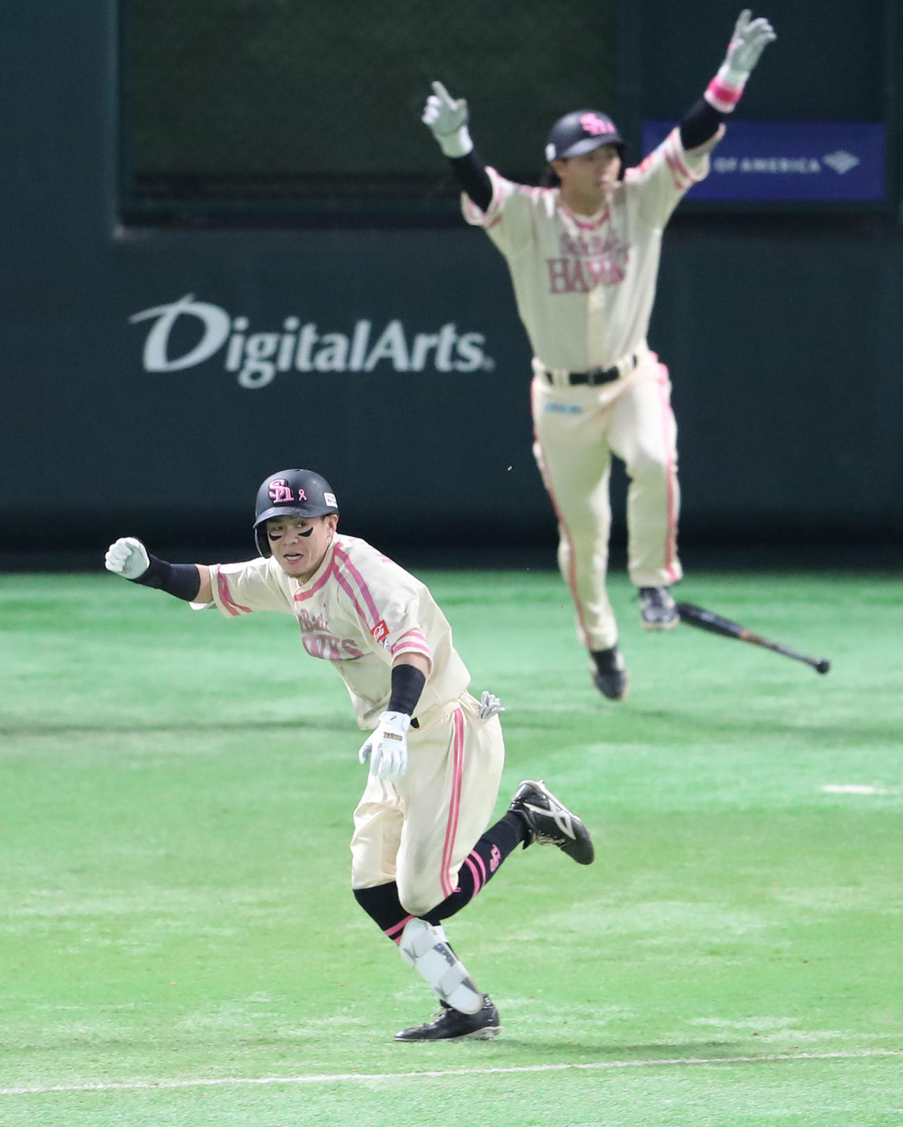 ソフトバンク対楽天　延長12回裏ソフトバンク1死満塁、牧原大はサヨナラとなる右前適時打を放ちガッツポーズ撮影・梅根麻紀）