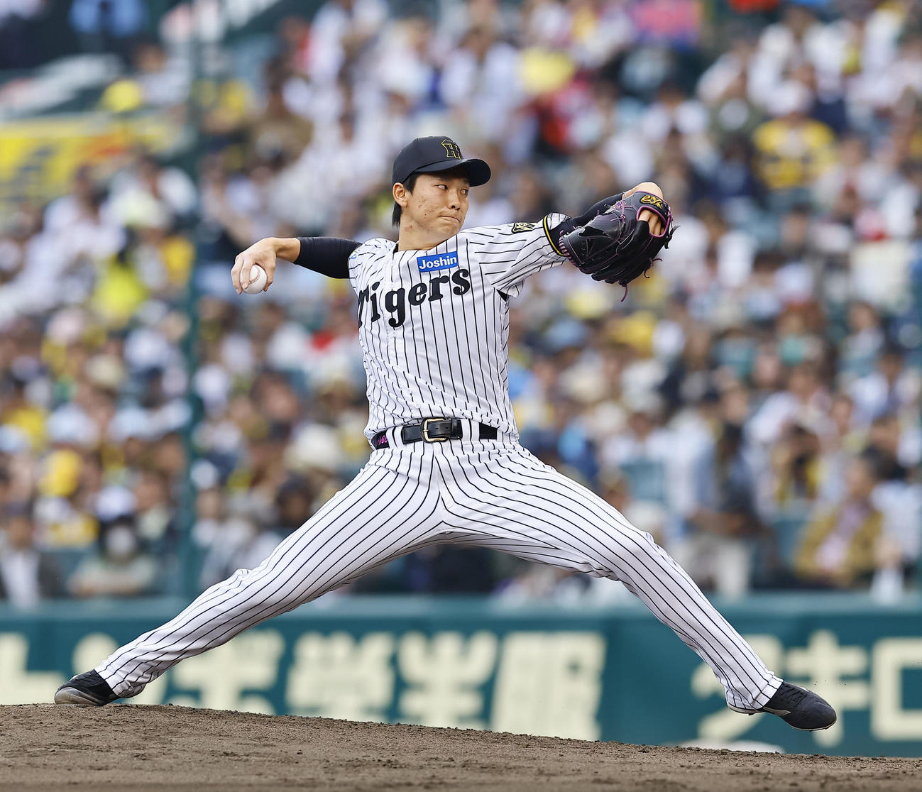阪神対広島　7回、2番手で登板した阪神湯浅（撮影・藤尾明華）