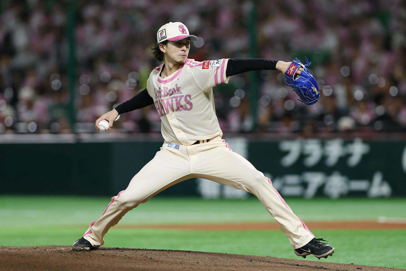 ソフトバンク対楽天　力投するソフトバンク先発の上沢（撮影・前田充）