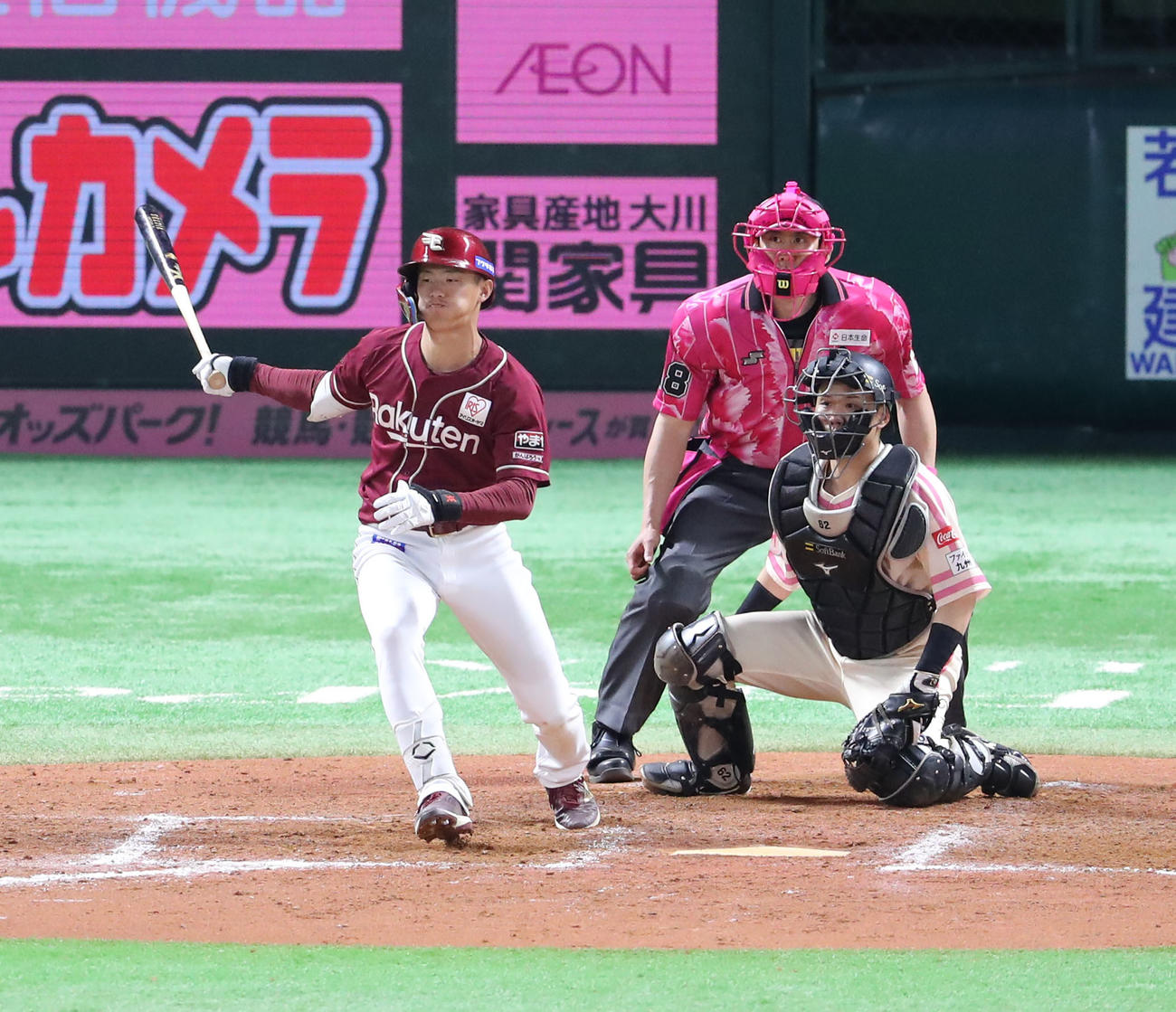 ソフトバンク対楽天　9回表楽天無死二、三塁、辰己は右前に同点適時打を放つ（撮影・梅根麻紀）